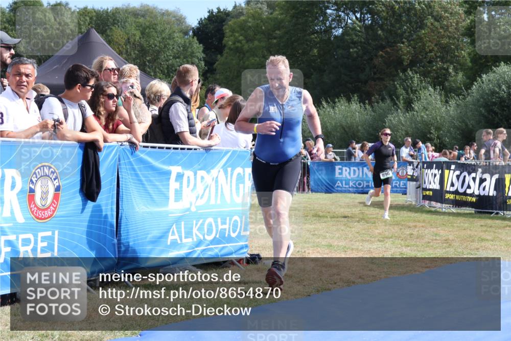 31.08.2025 - Elbe Triathlon Hamburg Strokosch-Dieckow http://msf.ph/oto/8654870 31.08.2025 11:42:50 Ziel 896, 1122, 1318 meine-sportfotos.de