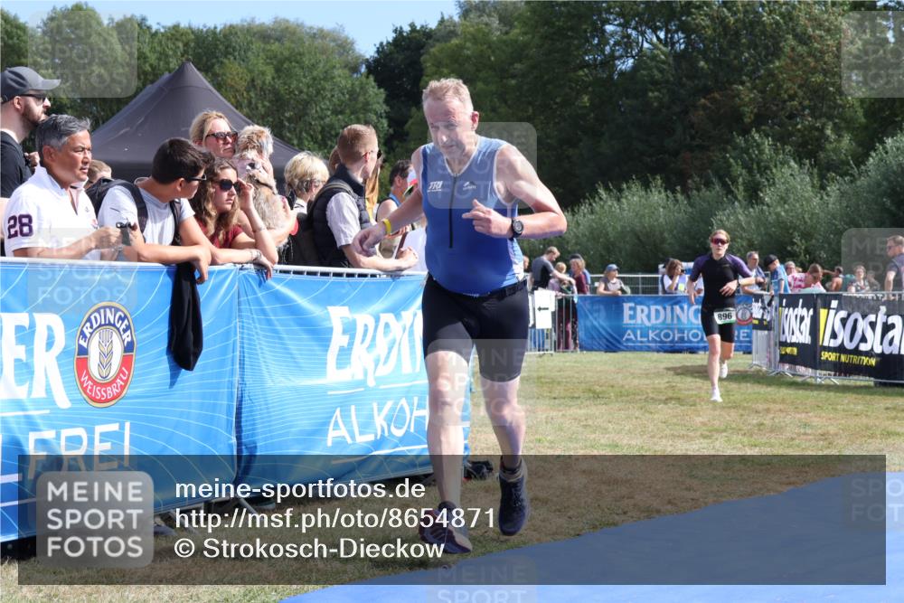 31.08.2025 - Elbe Triathlon Hamburg Strokosch-Dieckow http://msf.ph/oto/8654871 31.08.2025 11:42:50 Ziel 896, 1122, 1318 meine-sportfotos.de