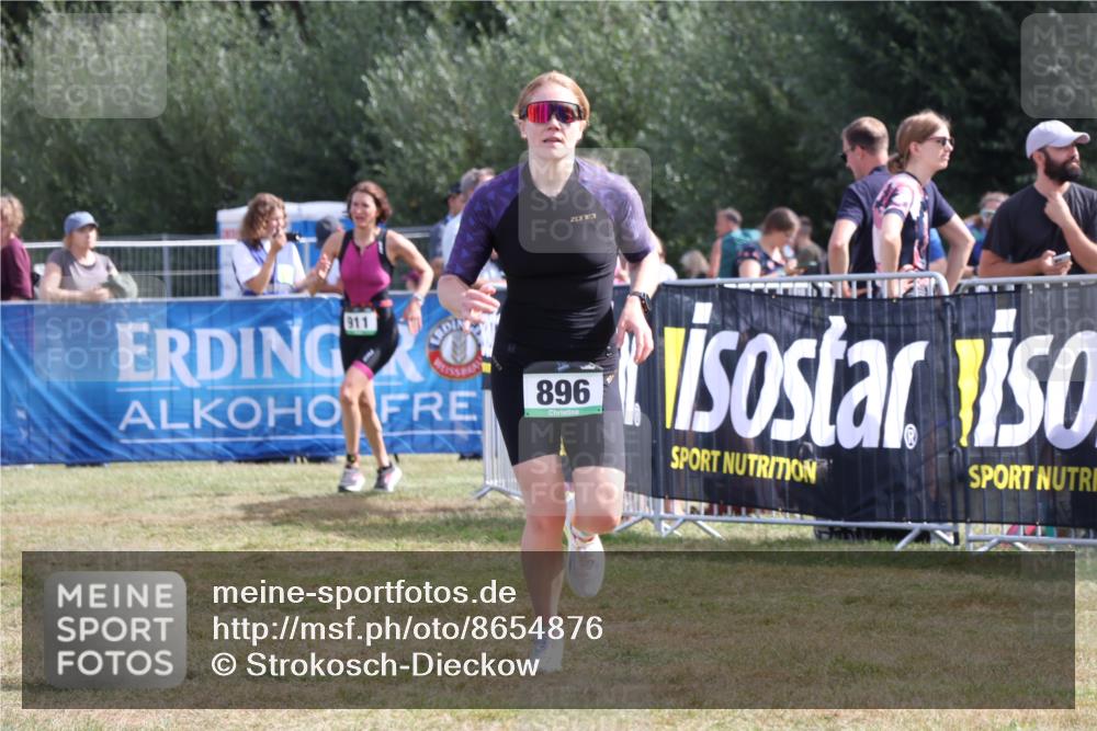 31.08.2025 - Elbe Triathlon Hamburg Strokosch-Dieckow http://msf.ph/oto/8654876 31.08.2025 11:42:52 Ziel 896, 911, 1122, 1318 meine-sportfotos.de