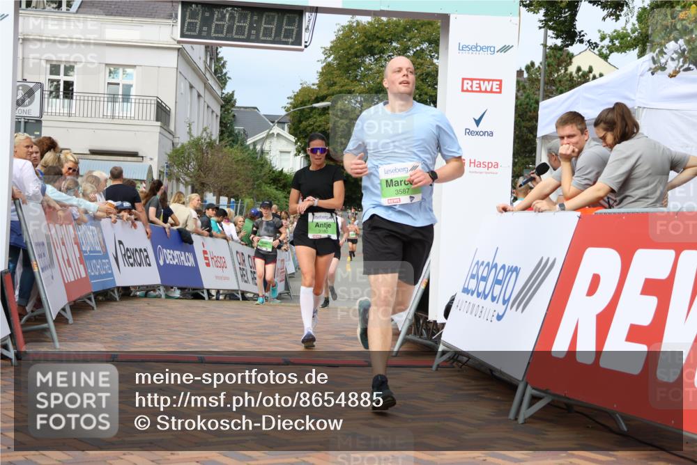 31.08.2025 - 21. Blankeneser Heldenlauf Strokosch-Dieckow http://msf.ph/oto/8654885 31.08.2025 11:02:11 Ziel 3587, 3471, 3172, 3556, 3180, 3700 meine-sportfotos.de