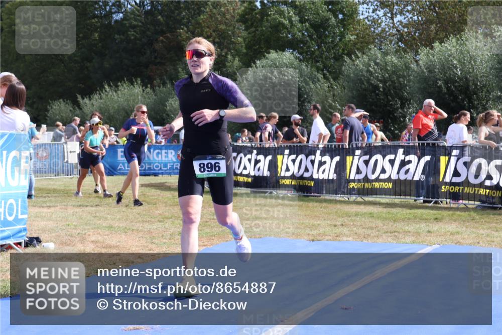 31.08.2025 - Elbe Triathlon Hamburg Strokosch-Dieckow http://msf.ph/oto/8654887 31.08.2025 11:42:55 Ziel 896, 911, 1318 meine-sportfotos.de