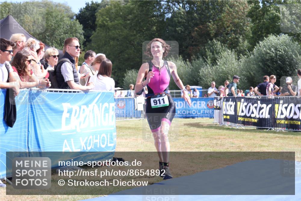 31.08.2025 - Elbe Triathlon Hamburg Strokosch-Dieckow http://msf.ph/oto/8654892 31.08.2025 11:42:59 Ziel 896, 911 meine-sportfotos.de