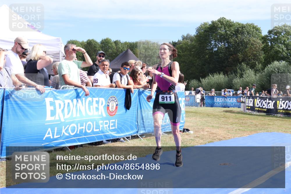 31.08.2025 - Elbe Triathlon Hamburg Strokosch-Dieckow http://msf.ph/oto/8654896 31.08.2025 11:43:00 Ziel 896, 911 meine-sportfotos.de