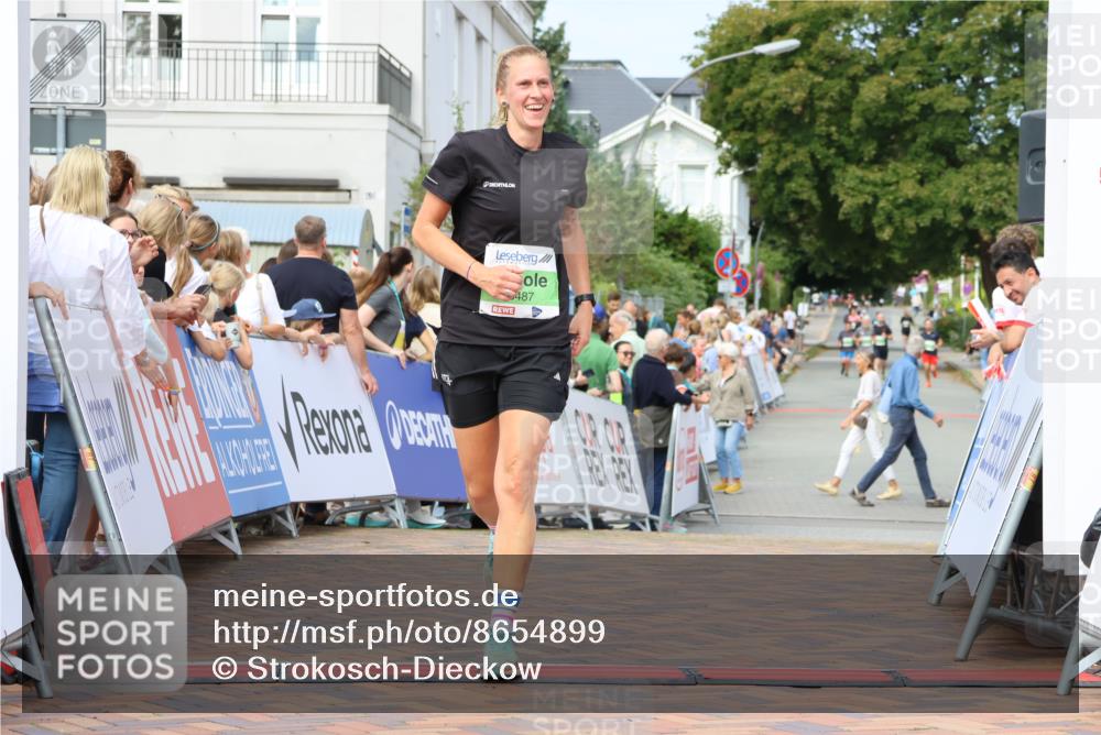 31.08.2025 - 21. Blankeneser Heldenlauf Strokosch-Dieckow http://msf.ph/oto/8654899 31.08.2025 11:02:46 Ziel 3487, 3714 meine-sportfotos.de