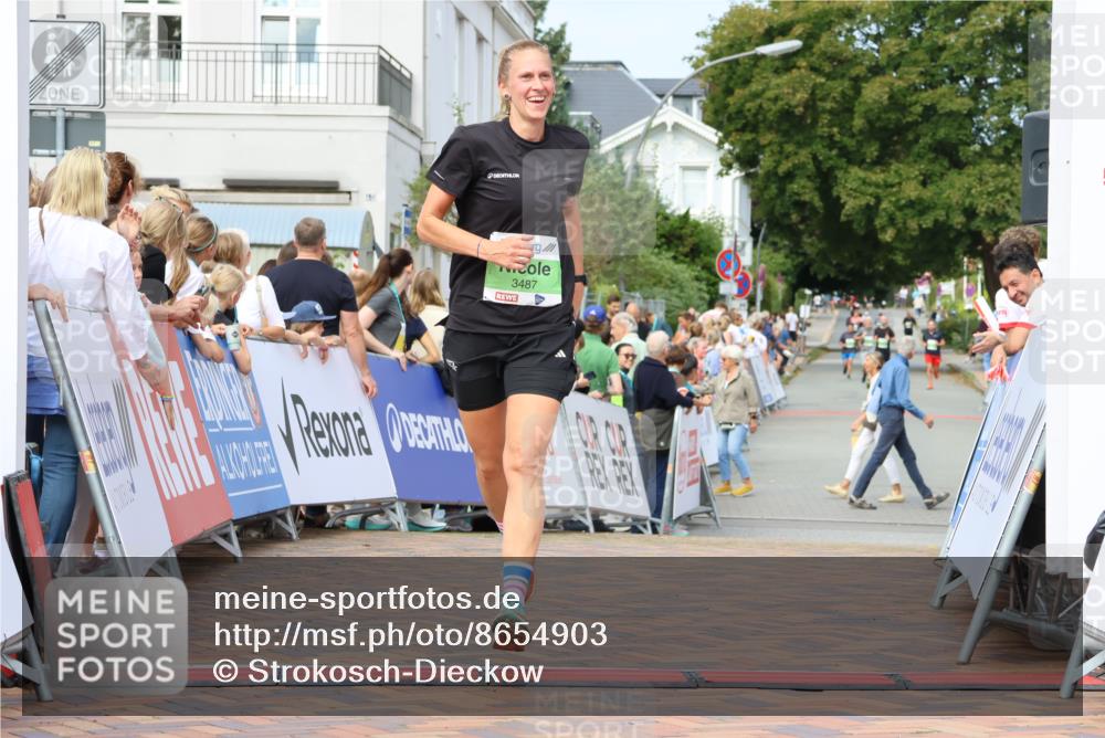 31.08.2025 - 21. Blankeneser Heldenlauf Strokosch-Dieckow http://msf.ph/oto/8654903 31.08.2025 11:02:46 Ziel 3487, 3714 meine-sportfotos.de