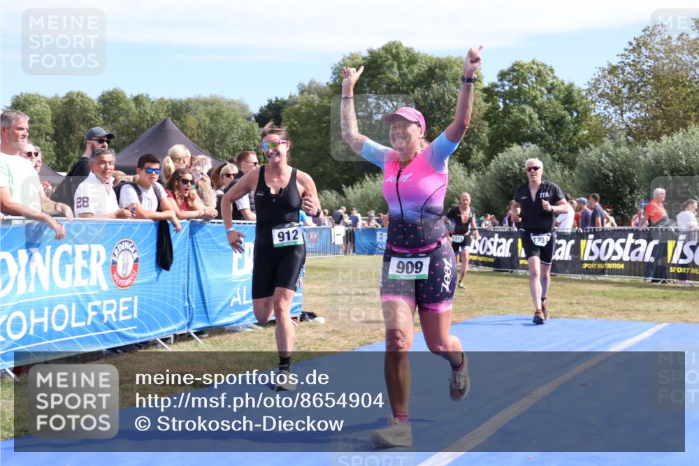 31.08.2025 - Elbe Triathlon Hamburg Strokosch-Dieckow http://msf.ph/oto/8654904 31.08.2025 11:43:14 Ziel 909, 912, 1234, 1313, 1607 meine-sportfotos.de