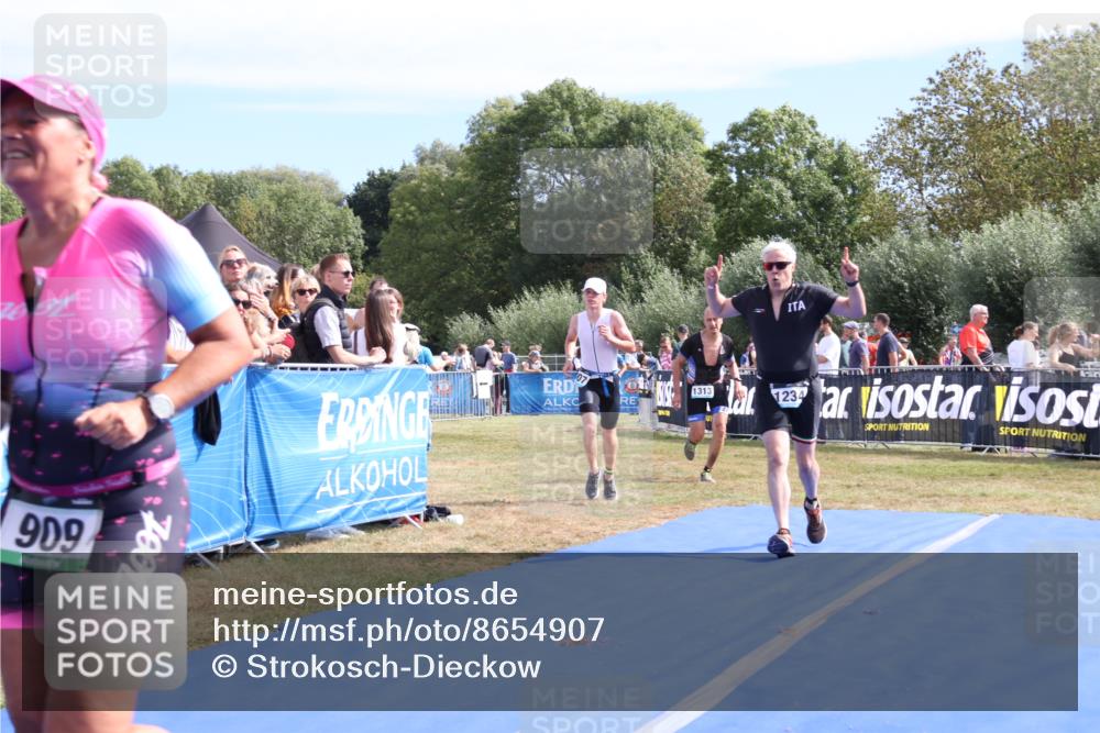 31.08.2025 - Elbe Triathlon Hamburg Strokosch-Dieckow http://msf.ph/oto/8654907 31.08.2025 11:43:15 Ziel 606, 909, 912, 1234, 1313, 1607 meine-sportfotos.de