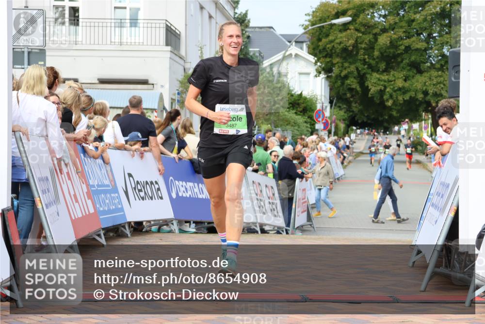 31.08.2025 - 21. Blankeneser Heldenlauf Strokosch-Dieckow http://msf.ph/oto/8654908 31.08.2025 11:02:46 Ziel 3487, 3714 meine-sportfotos.de