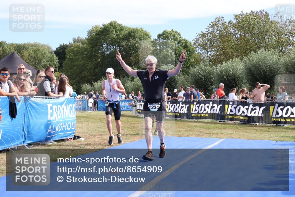 31.08.2025 - Elbe Triathlon Hamburg Strokosch-Dieckow http://msf.ph/oto/8654909 31.08.2025 11:43:16 Ziel 606, 909, 912, 1234, 1313, 1607 meine-sportfotos.de