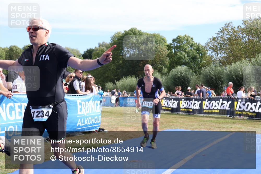 31.08.2025 - Elbe Triathlon Hamburg Strokosch-Dieckow http://msf.ph/oto/8654914 31.08.2025 11:43:17 Ziel 606, 909, 912, 1234, 1313, 1607 meine-sportfotos.de