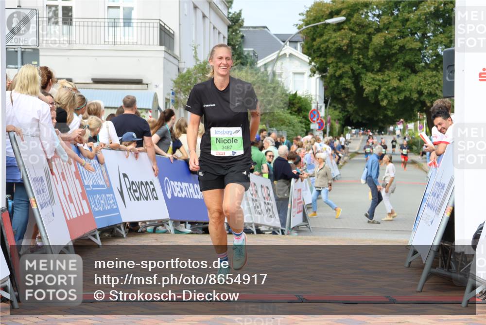 31.08.2025 - 21. Blankeneser Heldenlauf Strokosch-Dieckow http://msf.ph/oto/8654917 31.08.2025 11:02:46 Ziel 3487, 3714 meine-sportfotos.de
