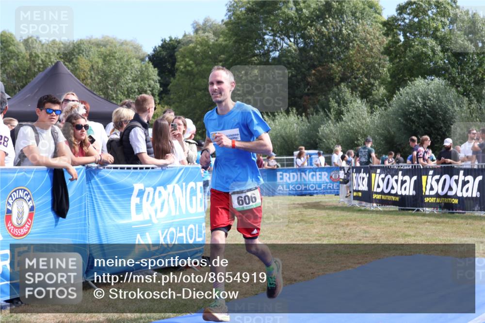 31.08.2025 - Elbe Triathlon Hamburg Strokosch-Dieckow http://msf.ph/oto/8654919 31.08.2025 11:43:23 Ziel 606, 1313, 1322 meine-sportfotos.de
