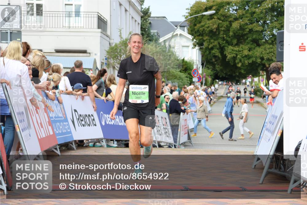31.08.2025 - 21. Blankeneser Heldenlauf Strokosch-Dieckow http://msf.ph/oto/8654922 31.08.2025 11:02:46 Ziel 3487, 3714 meine-sportfotos.de