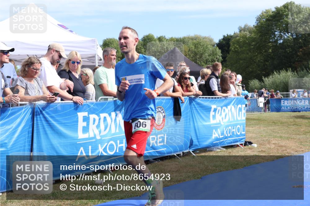 31.08.2025 - Elbe Triathlon Hamburg Strokosch-Dieckow http://msf.ph/oto/8654923 31.08.2025 11:43:24 Ziel 606, 1322 meine-sportfotos.de