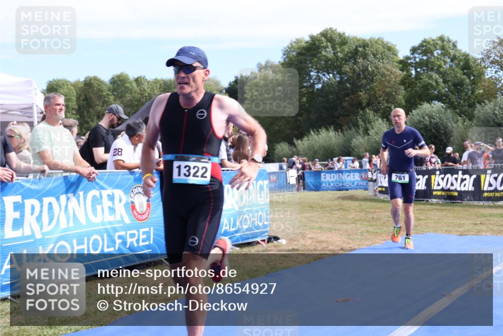 31.08.2025 - Elbe Triathlon Hamburg Strokosch-Dieckow http://msf.ph/oto/8654927 31.08.2025 11:43:33 Ziel 761, 1322 meine-sportfotos.de