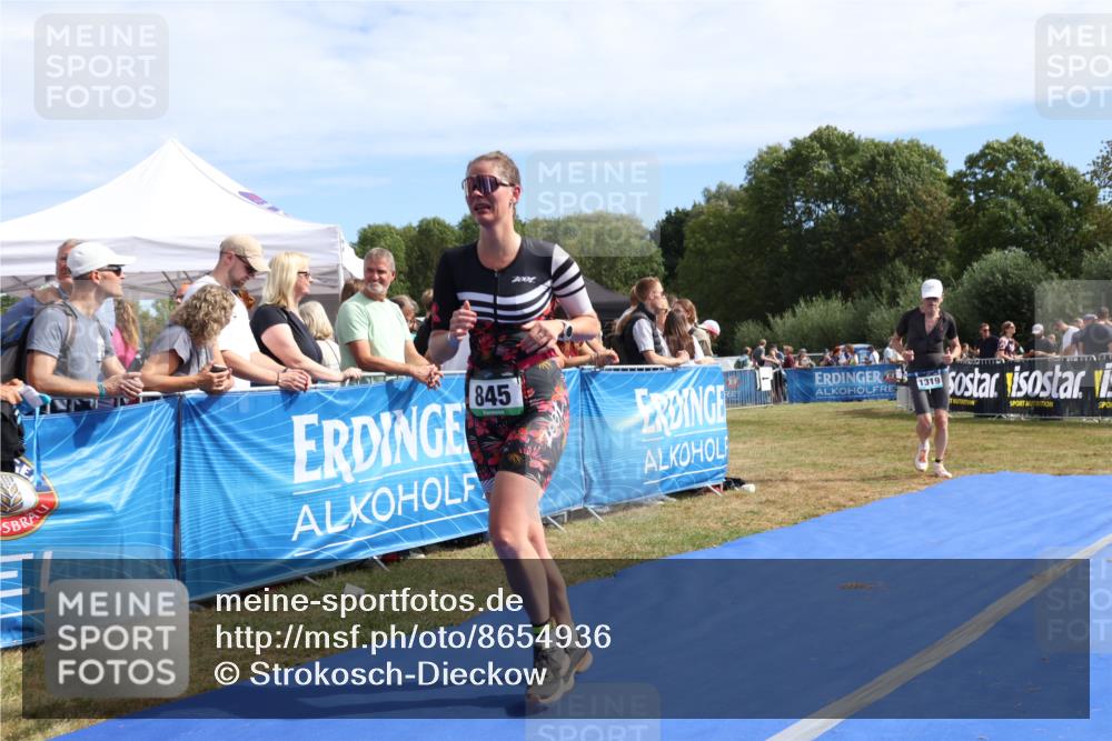 31.08.2025 - Elbe Triathlon Hamburg Strokosch-Dieckow http://msf.ph/oto/8654936 31.08.2025 11:43:43 Ziel 845, 1319 meine-sportfotos.de