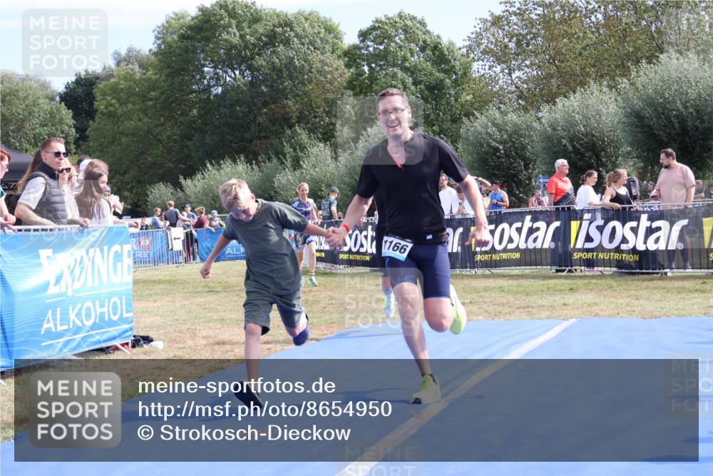 31.08.2025 - Elbe Triathlon Hamburg Strokosch-Dieckow http://msf.ph/oto/8654950 31.08.2025 11:43:57 Ziel 1166, 1376, 1446 meine-sportfotos.de