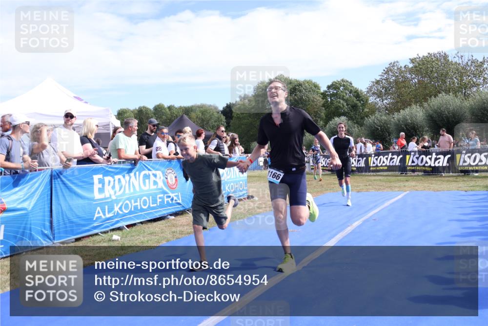 31.08.2025 - Elbe Triathlon Hamburg Strokosch-Dieckow http://msf.ph/oto/8654954 31.08.2025 11:43:58 Ziel 1166, 1376, 1446 meine-sportfotos.de