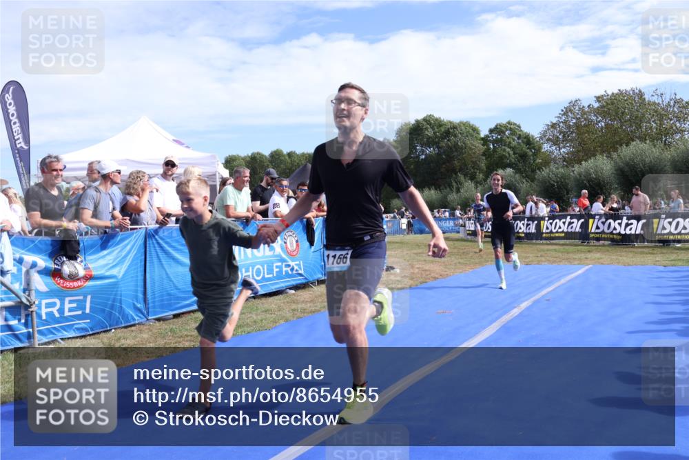 31.08.2025 - Elbe Triathlon Hamburg Strokosch-Dieckow http://msf.ph/oto/8654955 31.08.2025 11:43:58 Ziel 1166, 1376, 1446 meine-sportfotos.de