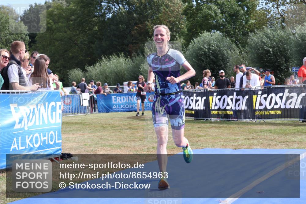 31.08.2025 - Elbe Triathlon Hamburg Strokosch-Dieckow http://msf.ph/oto/8654963 31.08.2025 11:44:01 Ziel 322, 1166, 1376, 1446 meine-sportfotos.de
