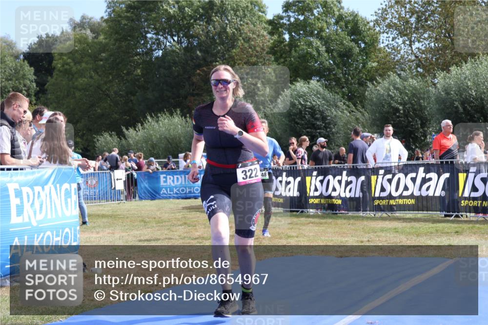 31.08.2025 - Elbe Triathlon Hamburg Strokosch-Dieckow http://msf.ph/oto/8654967 31.08.2025 11:44:10 Ziel 322, 748, 1256 meine-sportfotos.de