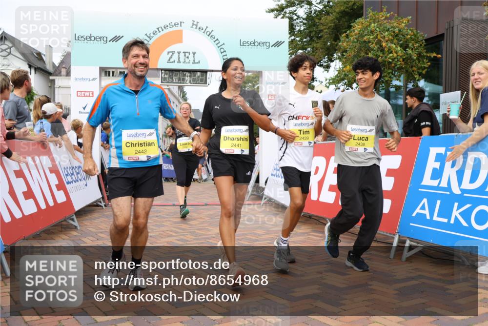 31.08.2025 - 21. Blankeneser Heldenlauf Strokosch-Dieckow http://msf.ph/oto/8654968 31.08.2025 10:34:48 Ziel 2524, 2244, 2021, 2214, 2215, 2655, 2298, 2488, 2438, 2439, 2349, 2441, 2442, 2350, 2048 meine-sportfotos.de