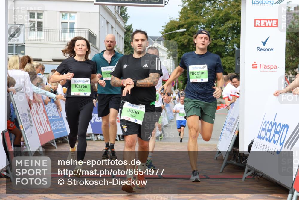 31.08.2025 - 21. Blankeneser Heldenlauf Strokosch-Dieckow http://msf.ph/oto/8654977 31.08.2025 11:01:47 Ziel 3439, 3428, 3662, 3104, 3521, 3476, 3109, 3730, 3284 meine-sportfotos.de