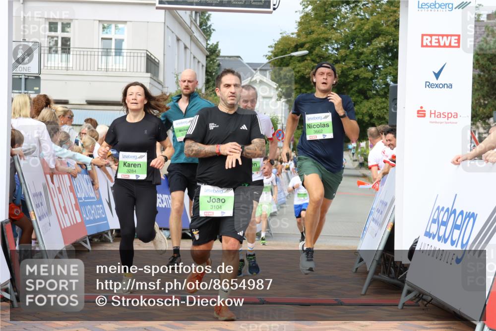 31.08.2025 - 21. Blankeneser Heldenlauf Strokosch-Dieckow http://msf.ph/oto/8654987 31.08.2025 11:01:47 Ziel 3439, 3428, 3662, 3104, 3521, 3476, 3109, 3730, 3284 meine-sportfotos.de