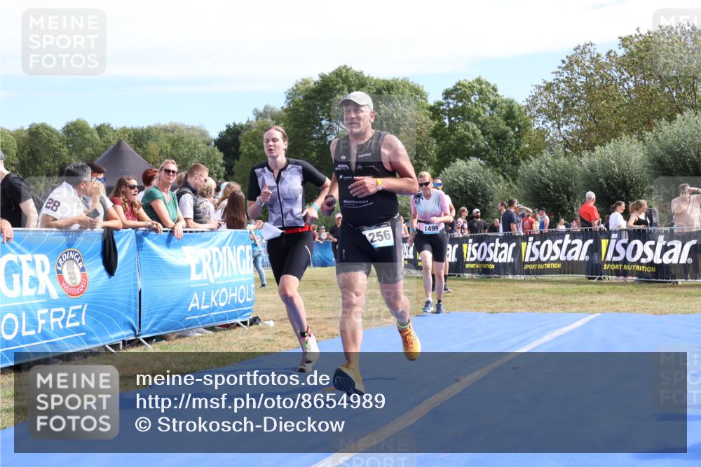 31.08.2025 - Elbe Triathlon Hamburg Strokosch-Dieckow http://msf.ph/oto/8654989 31.08.2025 11:44:20 Ziel 537, 916, 1256, 1354 meine-sportfotos.de