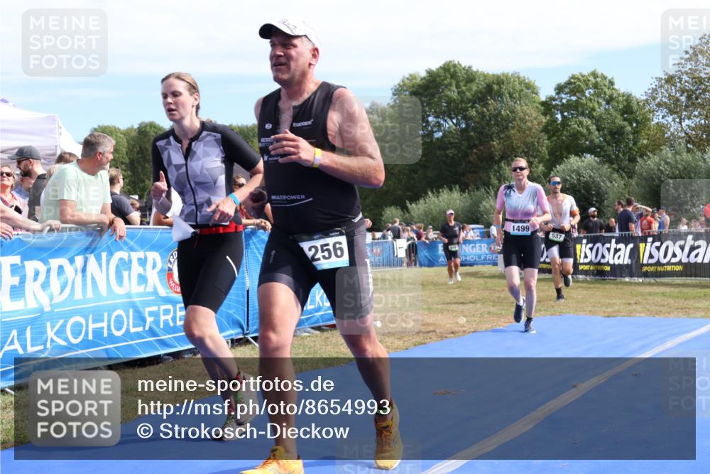 31.08.2025 - Elbe Triathlon Hamburg Strokosch-Dieckow http://msf.ph/oto/8654993 31.08.2025 11:44:20 Ziel 537, 916, 1256, 1354 meine-sportfotos.de