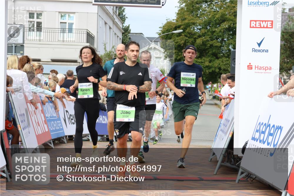 31.08.2025 - 21. Blankeneser Heldenlauf Strokosch-Dieckow http://msf.ph/oto/8654997 31.08.2025 11:01:46 Ziel 3428, 3662, 3104, 3521, 3476, 3109, 3730, 3284 meine-sportfotos.de