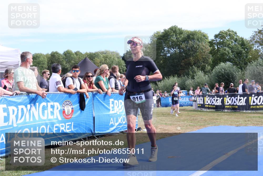 31.08.2025 - Elbe Triathlon Hamburg Strokosch-Dieckow http://msf.ph/oto/8655011 31.08.2025 11:44:26 Ziel 537, 916, 1191 meine-sportfotos.de