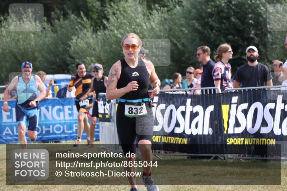 31.08.2025 - Elbe Triathlon Hamburg Strokosch-Dieckow http://msf.ph/oto/8655044 31.08.2025 11:44:45 Ziel 701, 832, 1251, 1338 meine-sportfotos.de