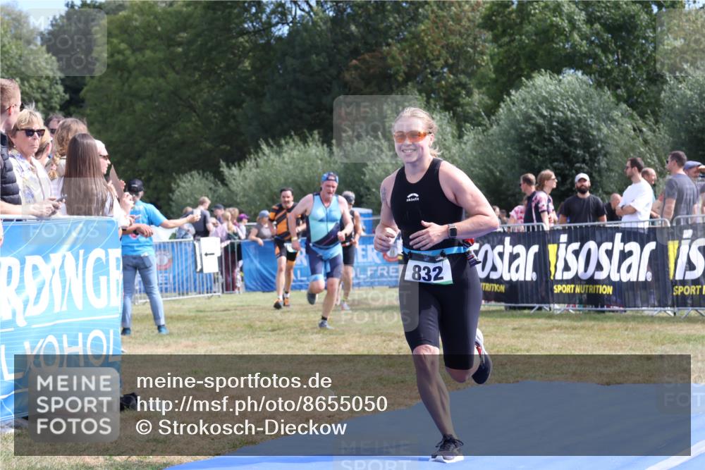 31.08.2025 - Elbe Triathlon Hamburg Strokosch-Dieckow http://msf.ph/oto/8655050 31.08.2025 11:44:47 Ziel 701, 832, 1178, 1251, 1338, 1418 meine-sportfotos.de