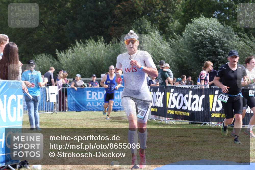 31.08.2025 - Elbe Triathlon Hamburg Strokosch-Dieckow http://msf.ph/oto/8655096 31.08.2025 11:45:06 Ziel 711, 1303, 1327, 1479 meine-sportfotos.de