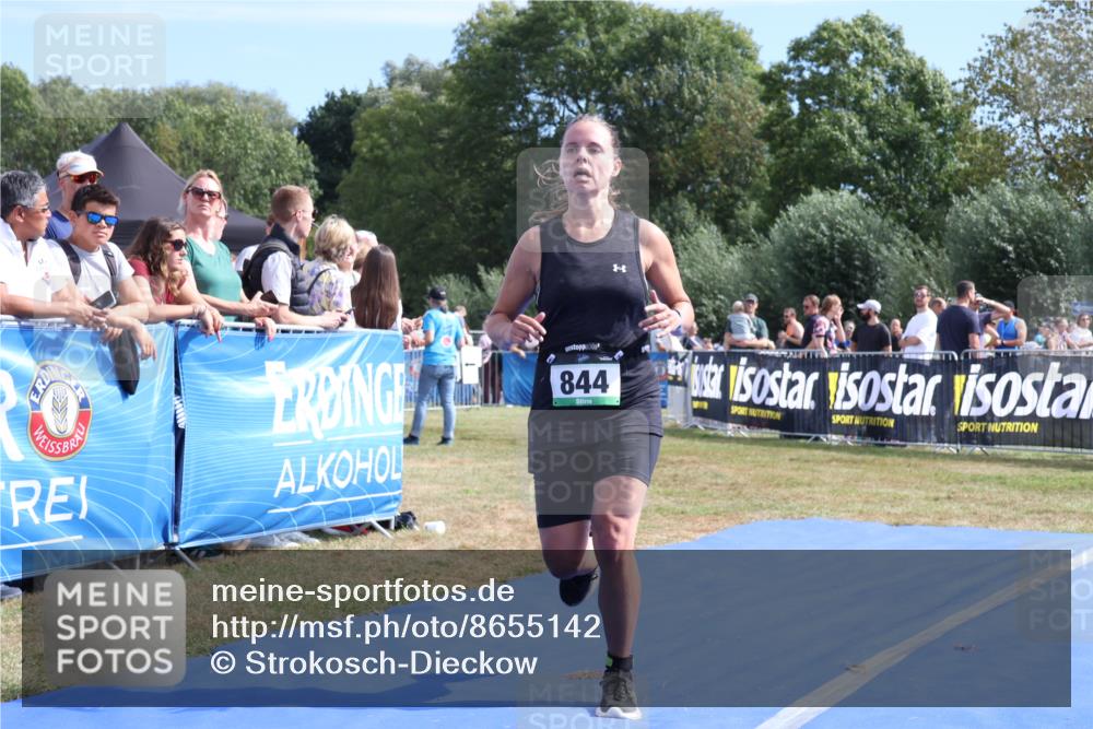 31.08.2025 - Elbe Triathlon Hamburg Strokosch-Dieckow http://msf.ph/oto/8655142 31.08.2025 11:45:18 Ziel 844, 888, 1303, 1334 meine-sportfotos.de