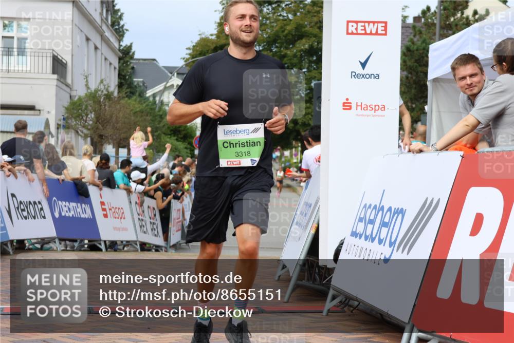 31.08.2025 - 21. Blankeneser Heldenlauf Strokosch-Dieckow http://msf.ph/oto/8655151 31.08.2025 11:01:20 Ziel 3169, 3318, 3383 meine-sportfotos.de