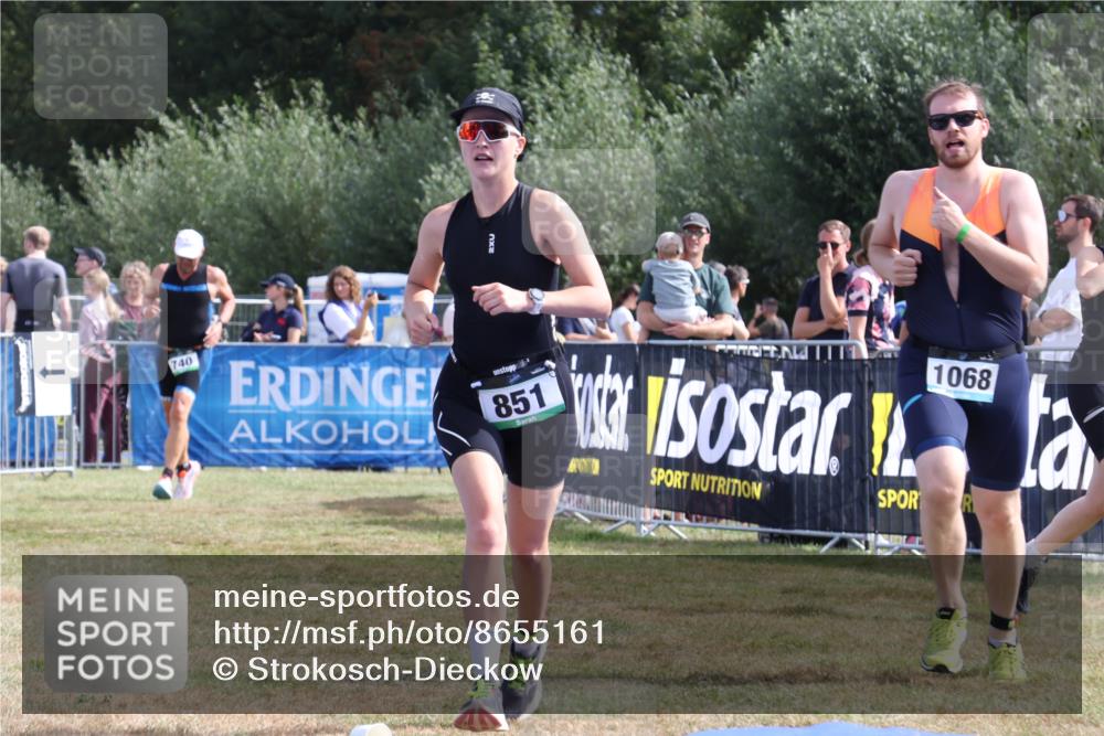 31.08.2025 - Elbe Triathlon Hamburg Strokosch-Dieckow http://msf.ph/oto/8655161 31.08.2025 11:45:27 Ziel 851, 888, 1068 meine-sportfotos.de