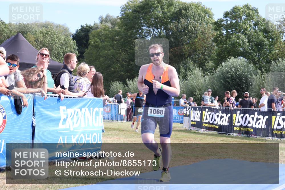 31.08.2025 - Elbe Triathlon Hamburg Strokosch-Dieckow http://msf.ph/oto/8655173 31.08.2025 11:45:30 Ziel 740, 851, 1068 meine-sportfotos.de