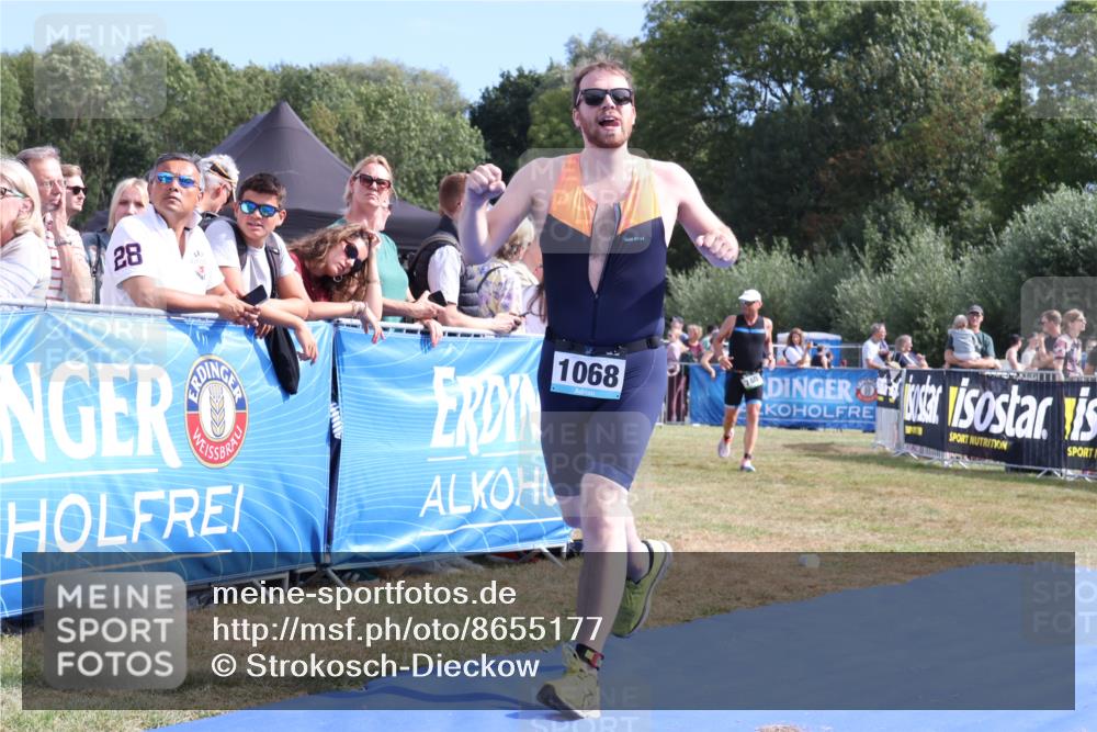 31.08.2025 - Elbe Triathlon Hamburg Strokosch-Dieckow http://msf.ph/oto/8655177 31.08.2025 11:45:30 Ziel 740, 851, 1068 meine-sportfotos.de