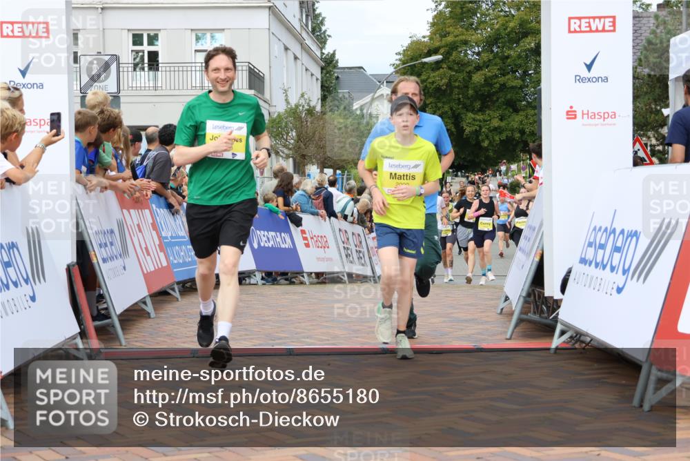 31.08.2025 - 21. Blankeneser Heldenlauf Strokosch-Dieckow http://msf.ph/oto/8655180 31.08.2025 10:34:35 Ziel 2110, 2424, 2668, 2669, 2667, 2090, 2083 meine-sportfotos.de