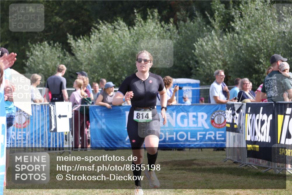 31.08.2025 - Elbe Triathlon Hamburg Strokosch-Dieckow http://msf.ph/oto/8655198 31.08.2025 11:45:46 Ziel 814, 1465 meine-sportfotos.de