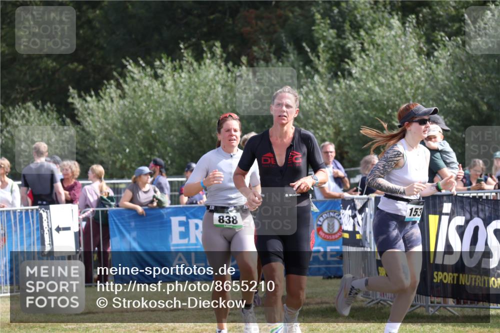 31.08.2025 - Elbe Triathlon Hamburg Strokosch-Dieckow http://msf.ph/oto/8655210 31.08.2025 11:45:53 Ziel 814, 838, 887, 1314, 1496 meine-sportfotos.de