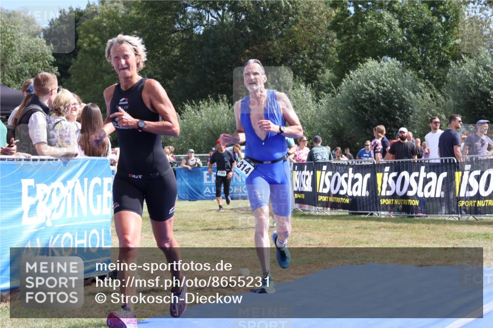 31.08.2025 - Elbe Triathlon Hamburg Strokosch-Dieckow http://msf.ph/oto/8655231 31.08.2025 11:46:00 Ziel 838, 887, 1113, 1314, 1496 meine-sportfotos.de