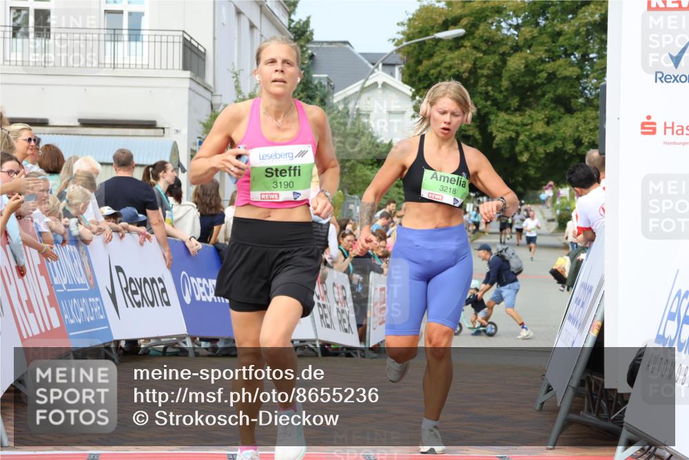 31.08.2025 - 21. Blankeneser Heldenlauf Strokosch-Dieckow http://msf.ph/oto/8655236 31.08.2025 11:00:52 Ziel 3436, 3218, 3190 meine-sportfotos.de