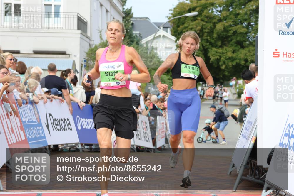 31.08.2025 - 21. Blankeneser Heldenlauf Strokosch-Dieckow http://msf.ph/oto/8655242 31.08.2025 11:00:51 Ziel 3436, 3218, 3190 meine-sportfotos.de