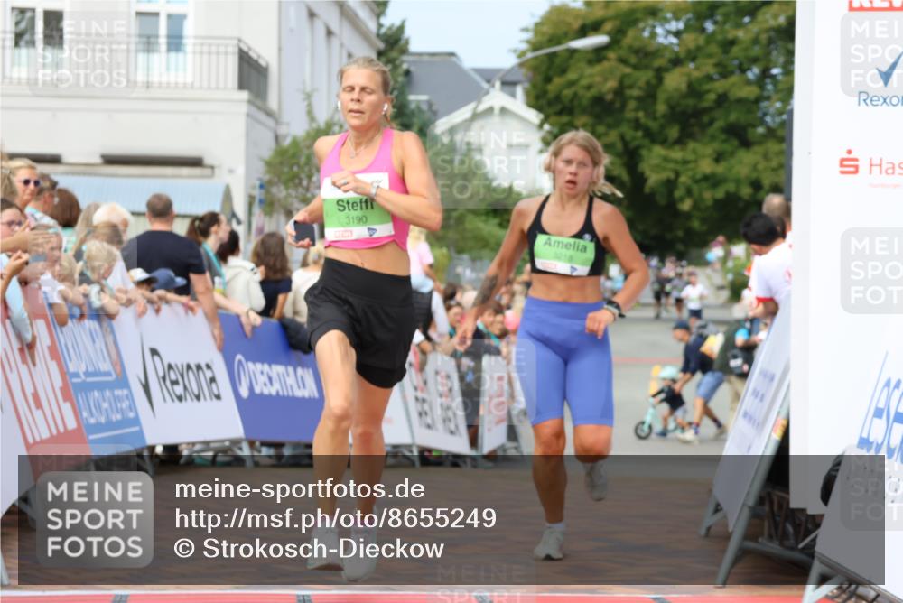 31.08.2025 - 21. Blankeneser Heldenlauf Strokosch-Dieckow http://msf.ph/oto/8655249 31.08.2025 11:00:51 Ziel 3436, 3218, 3190 meine-sportfotos.de