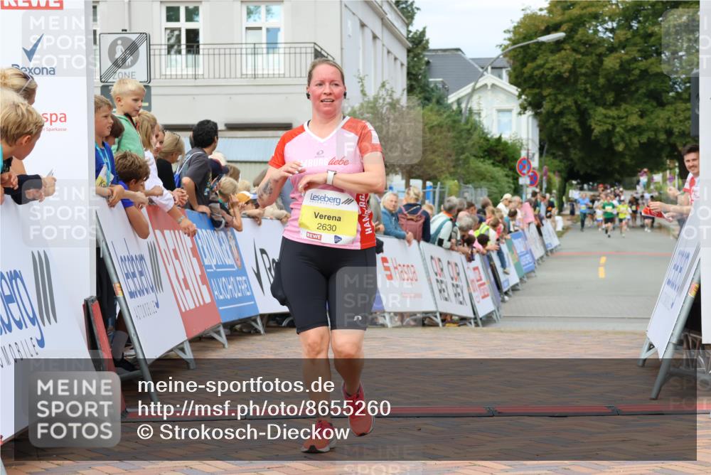 31.08.2025 - 21. Blankeneser Heldenlauf Strokosch-Dieckow http://msf.ph/oto/8655260 31.08.2025 10:34:12 Ziel 2724, 2630, 2171 meine-sportfotos.de