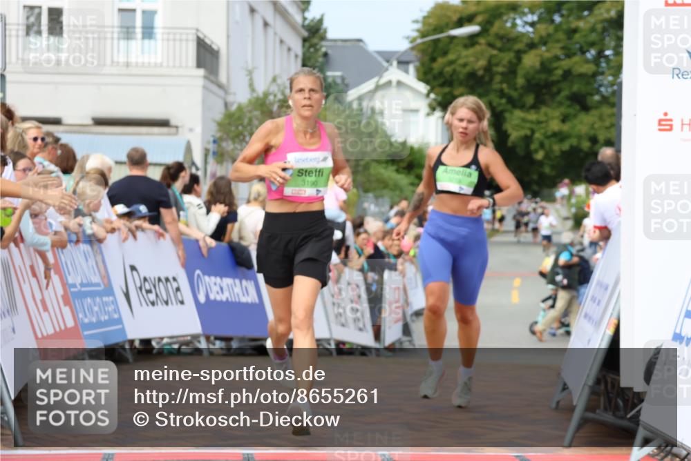31.08.2025 - 21. Blankeneser Heldenlauf Strokosch-Dieckow http://msf.ph/oto/8655261 31.08.2025 11:00:51 Ziel 3436, 3218, 3190 meine-sportfotos.de