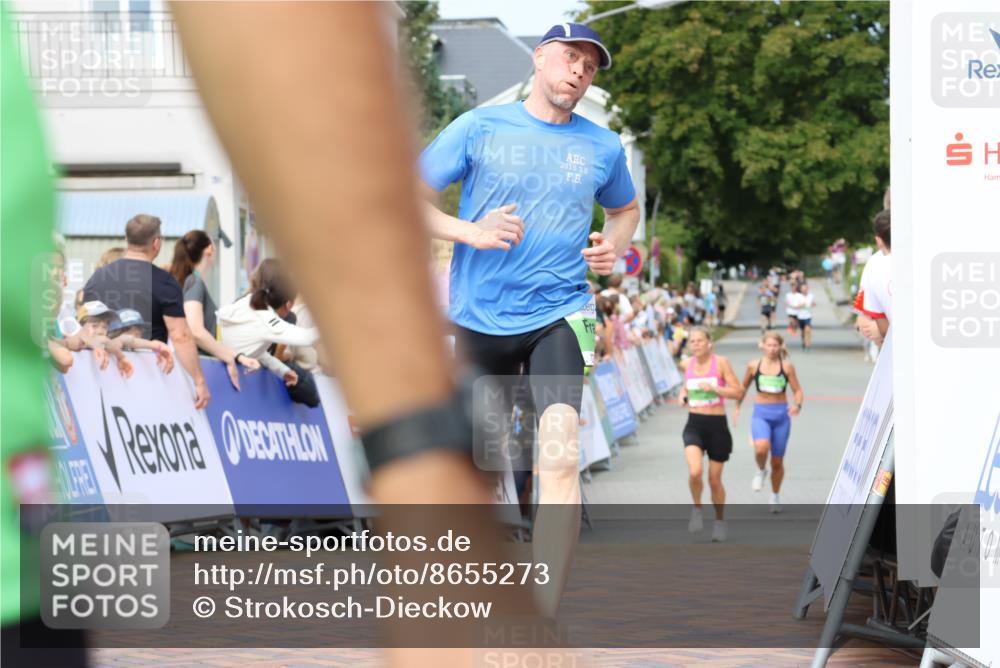 31.08.2025 - 21. Blankeneser Heldenlauf Strokosch-Dieckow http://msf.ph/oto/8655273 31.08.2025 11:00:46 Ziel 3480, 3436, 3468, 3469 meine-sportfotos.de